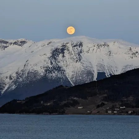 Charming With Amazing View * Kvam (Hordaland)